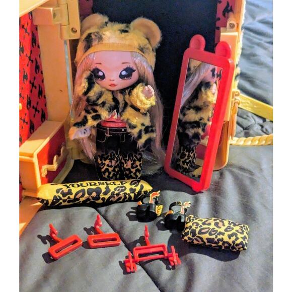 MGA Entertainment Other - Na Na Na Surprise doll backpack bedroom playset jaguar cheetah High heel shoes